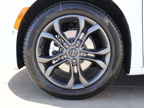 New 2026 Chrysler Pacifica Select FWD image 6