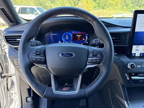 Used 2020 Ford Explorer ST w/ ST Street Pack image 27