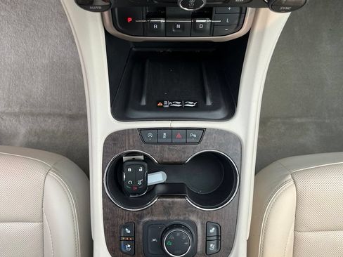 Used 2023 GMC Acadia Denali w/ Denali Ultimate Package AWD/4WD image 24
