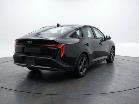 Used 2025 Kia K4 LXS image 9