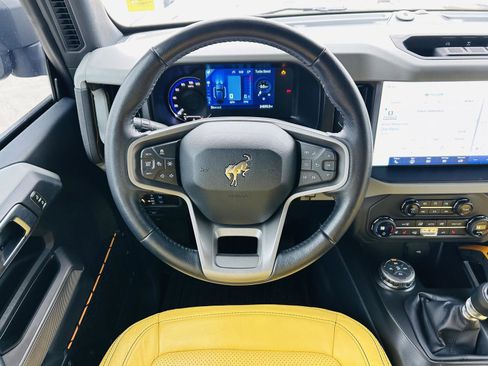 Used 2023 Ford Bronco Badlands image 16