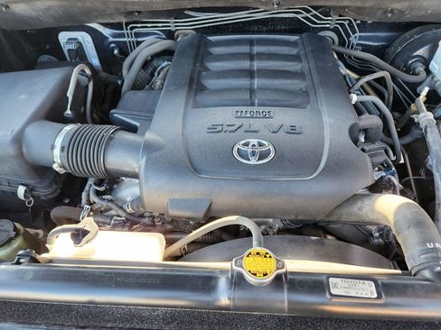 Used 2013 Toyota Tundra 4x4 CrewMax image 19