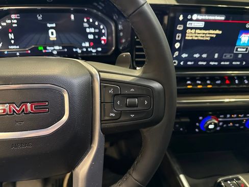 Used 2025 GMC Sierra 1500 SLT AWD/4WD image 31