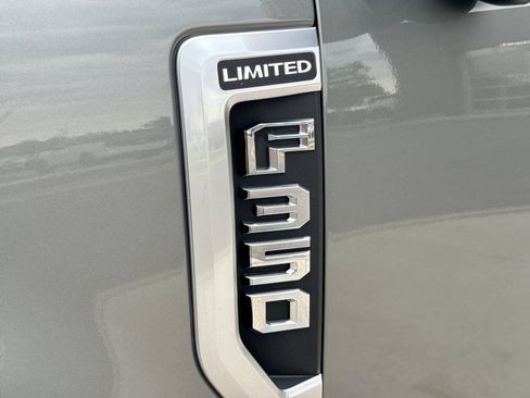 Used 2019 Ford F350 Limited AWD/4WD image 15