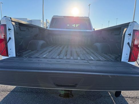 Used 2024 Chevrolet Silverado 3500 LT w/ Convenience Package image 23