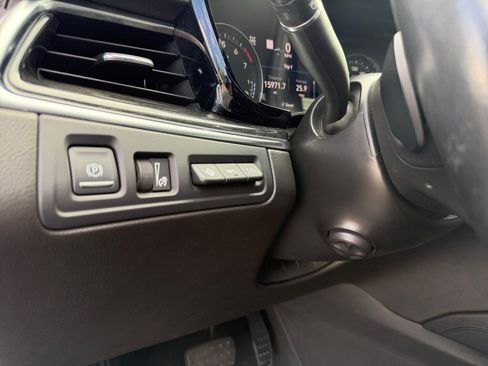 Used 2022 Cadillac XT5 Premium Luxury w/ Technology Package AWD/4WD image 11