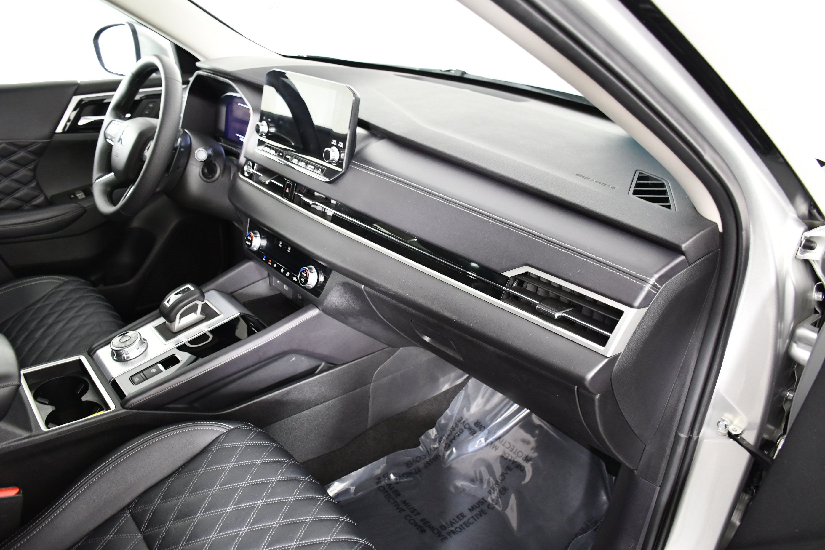 Used 2024 Mitsubishi Outlander SEL AWD/4WD image 38