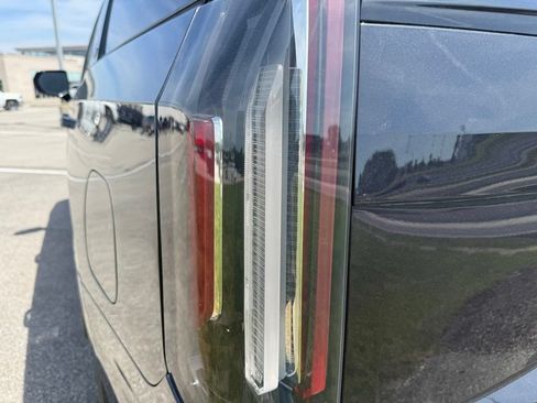 Certified 2024 Cadillac Escalade Sport w/ Touring Package AWD/4WD image 10