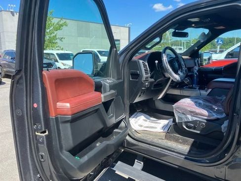 Used 2019 Ford F150 Platinum w/ Equipment Group 701A Luxury AWD/4WD image 21