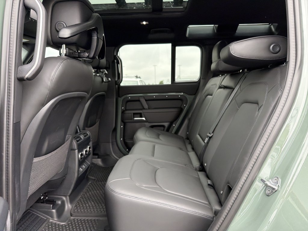 New 2026 Land Rover Defender 110 Trophy Edition AWD/4WD image 5