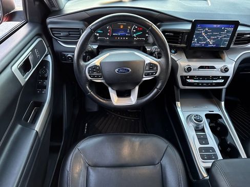 Used 2020 Ford Explorer XLT w/ Equipment Group 202A image 15