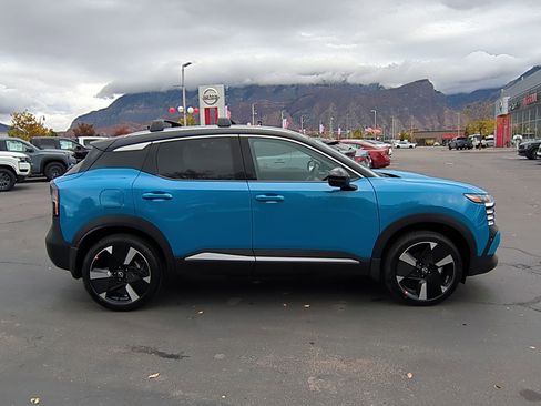 New 2026 Nissan Kicks SR w/ SR Premium Package image 2