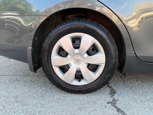 Used 2009 Toyota Camry LE FWD image 21