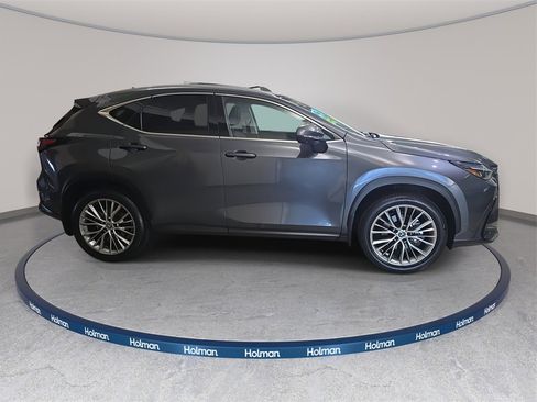 Certified 2025 Lexus NX 350 AWD w/ Luxury Package image 4