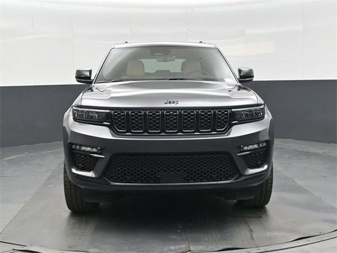 New 2025 Jeep Grand Cherokee Summit image 9