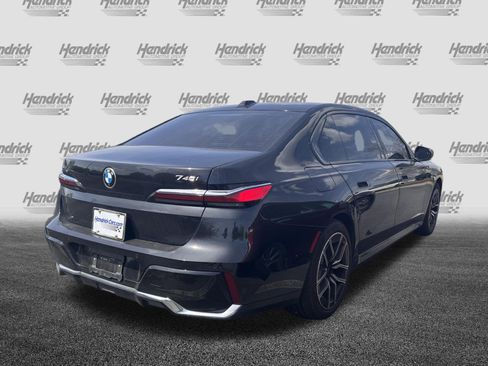 Used 2025 BMW 740i xDrive w/ Premium Package image 11