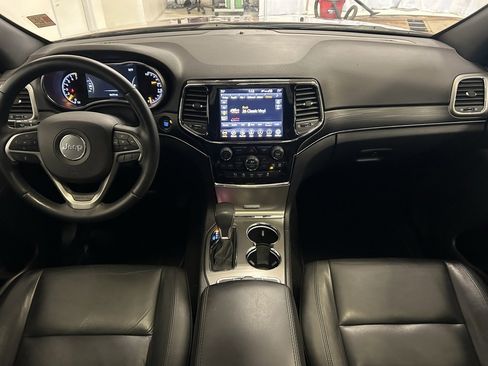 Used 2021 Jeep Grand Cherokee Limited w/ Trailer Tow Group IV image 12