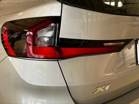 Used 2025 BMW X1 xDrive28i w/ Technology Package image 14