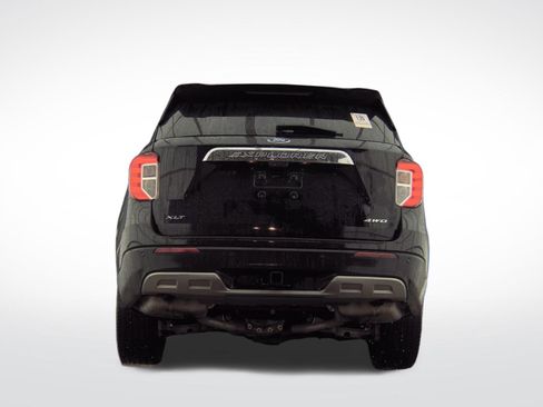 Used 2023 Ford Explorer XLT w/ Equipment Group 202A AWD/4WD image 6