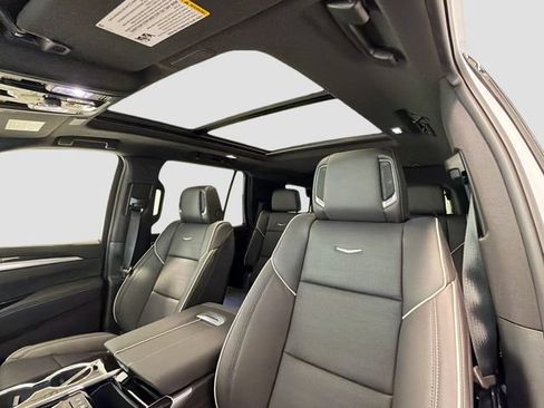 New 2026 Cadillac Escalade Luxury AWD/4WD image 21