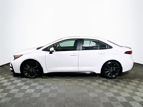 Certified 2025 Toyota Corolla XSE image 5