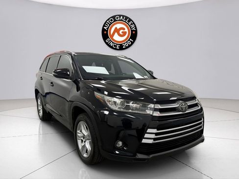 Used 2019 Toyota Highlander Limited image 1