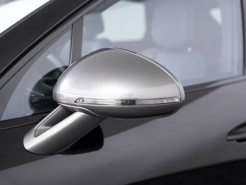 Certified 2025 Porsche Macan Turbo image 26