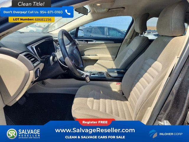 Used 2017 Ford Fusion SE w/ Fusion SE Technology Package FWD image 9