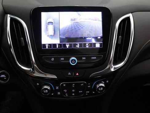 Used 2024 Chevrolet Equinox Premier AWD/4WD image 25