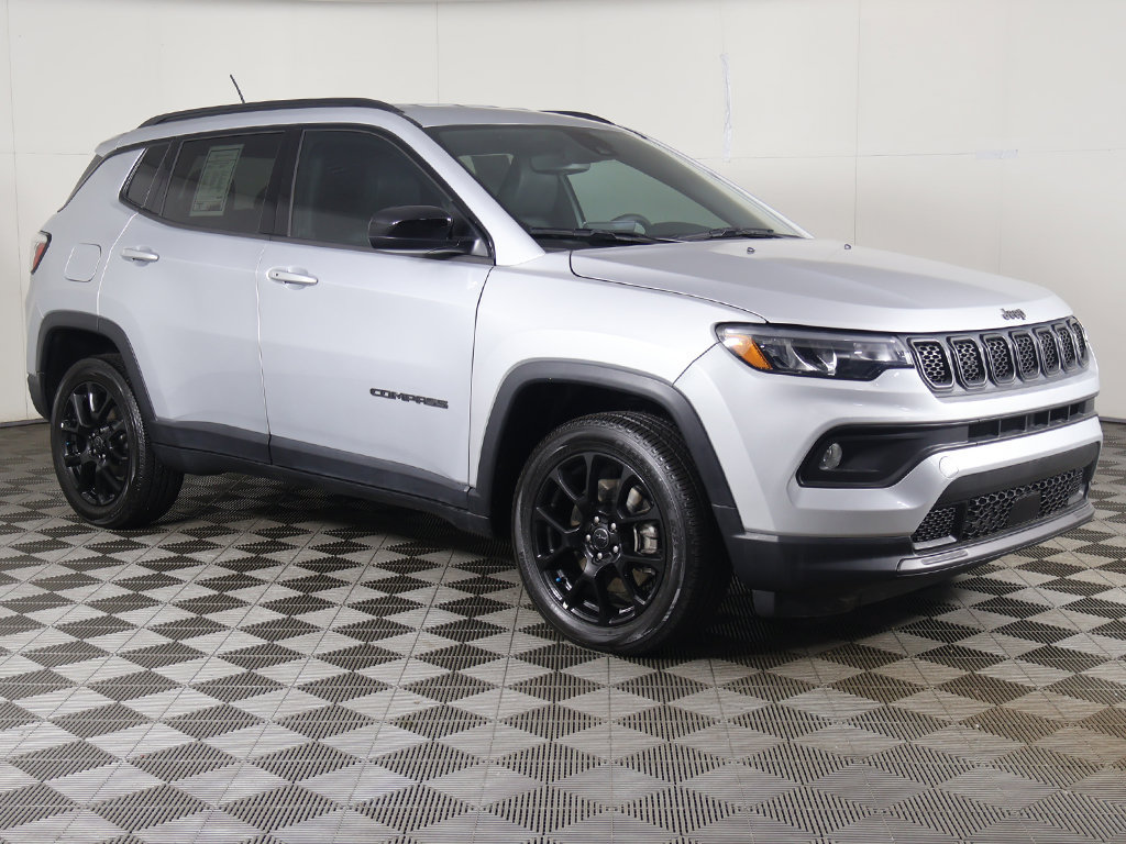Used 2025 Jeep Compass Latitude w/ Altitude Special Edition AWD/4WD image 45