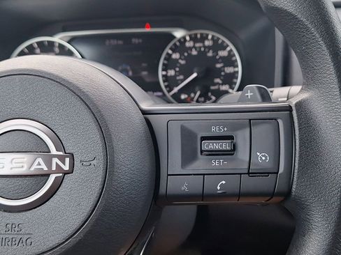 Used 2023 Nissan Rogue S image 17