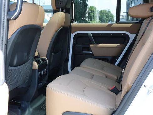 New 2026 Land Rover Defender 130 X-Dynamic SE AWD/4WD image 37