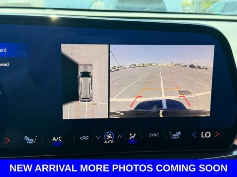 Used 2024 Chevrolet Traverse Z71 w/ Enhanced Driving Package AWD/4WD image 20