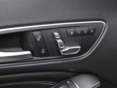 Used 2018 Mercedes-Benz CLA 250 4MATIC image 19