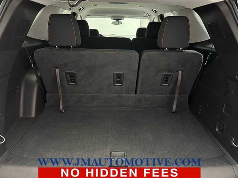 Used 2019 Chevrolet Traverse LT image 17