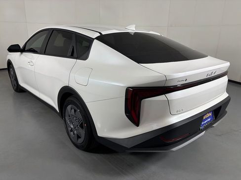 New 2026 Kia K4 FWD image 6