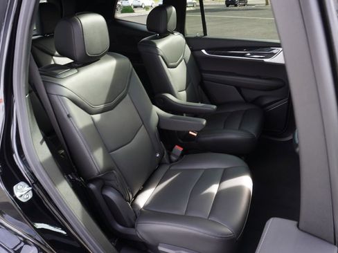 Certified 2025 Cadillac XT6 Premium Luxury image 9