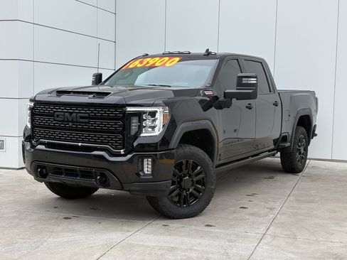 Used 2023 GMC Sierra 2500 Denali w/ Denali Black Diamond Edition AWD/4WD image 2