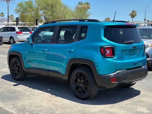 Used 2020 Jeep Renegade Altitude w/ UConnect 8.4 Nav Group FWD image 5