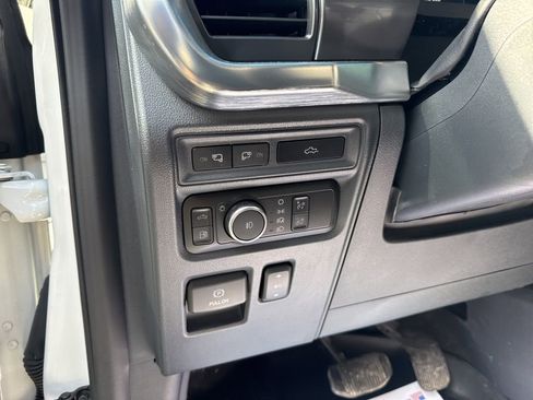 Used 2022 Ford F150 Lariat w/ Equipment Group 502A High image 16