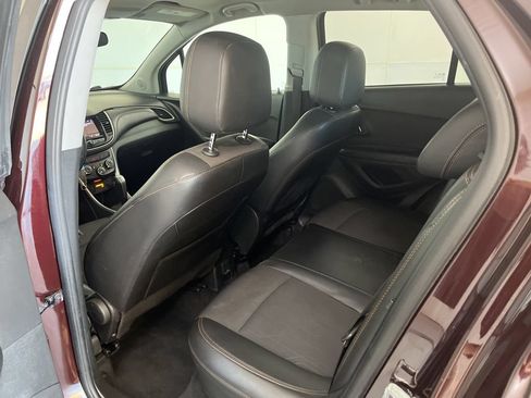 Used 2021 Chevrolet Trax LT AWD/4WD image 23
