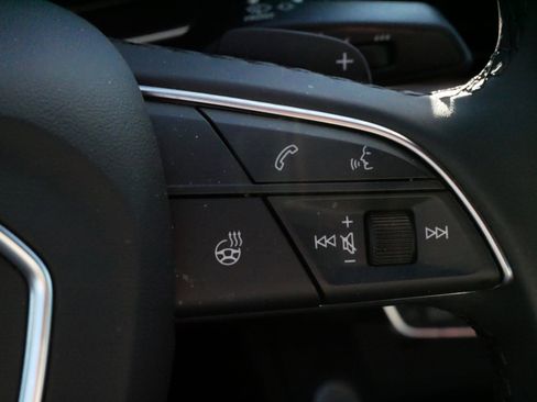 Used 2025 Audi A4 2.0T Premium image 25