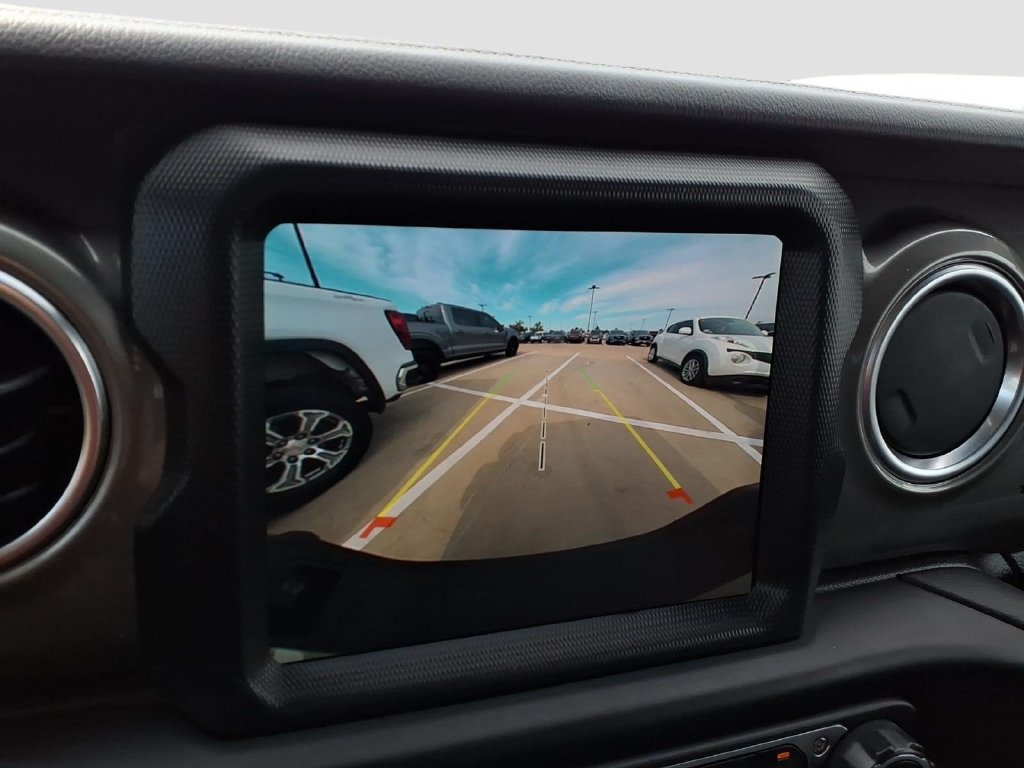 Used 2023 Jeep Gladiator Overland AWD/4WD image 15