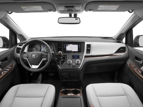 Used 2017 Toyota Sienna Limited Premium AWD/4WD image 8