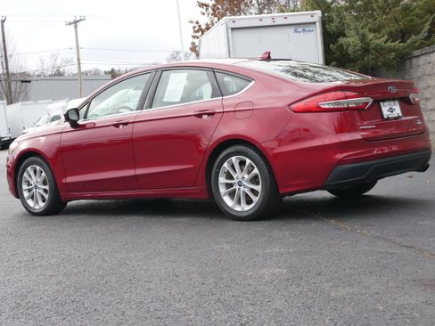 Used 2019 Ford Fusion SE image 4