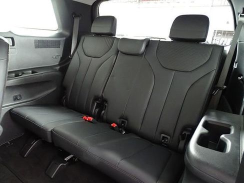 Used 2024 Hyundai Palisade SEL w/ Premium Package image 16