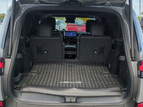 Used 2024 Lexus GX 550 w/ Cold Area Package AWD/4WD image 13