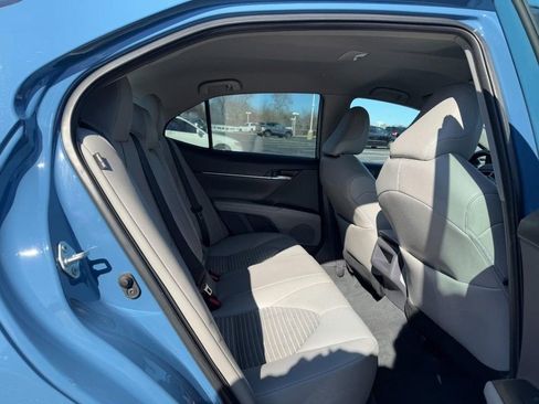 Used 2023 Toyota Camry SE image 12