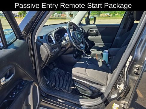 Used 2017 Jeep Renegade Latitude w/ Cold Weather Group AWD/4WD image 10