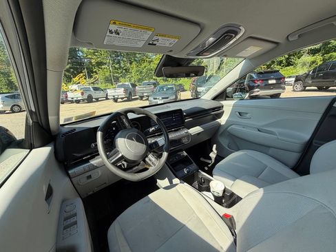 Used 2024 Hyundai Kona SEL w/ Convenience Package FWD image 8
